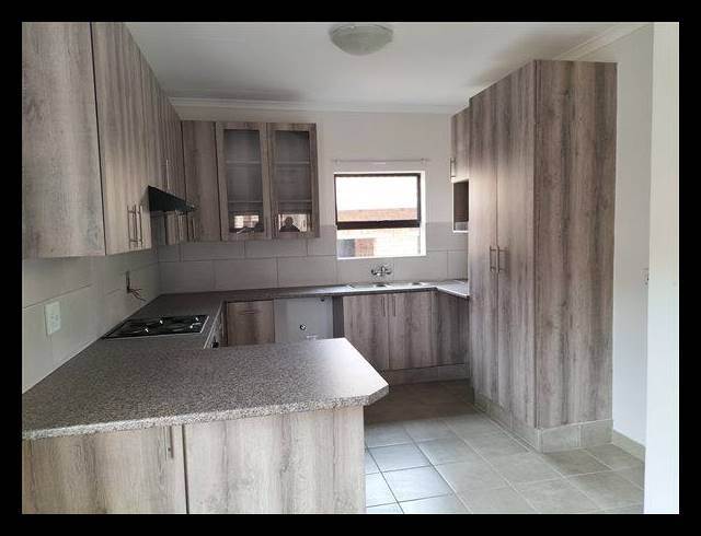 2 BEDROOM PROPERTY TO RENT IN RASLOUW